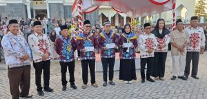 Mewujudkan Impian Menunaikan Ibadah Haji, Ketua DPRD Rumiadi dan Rejikinoor Bersama Istri Berangkat Bersama 73 Jemaah Murung Raya