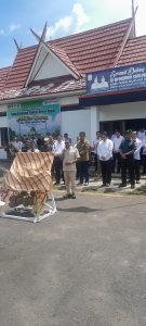 Ketua DPRD Murung Raya Rumiadi Turut Sambut Wakil Gubernur Kalteng Edy Pratowo di Bandara Dirung Jelang Pembukaan MTQ Korpri VIII